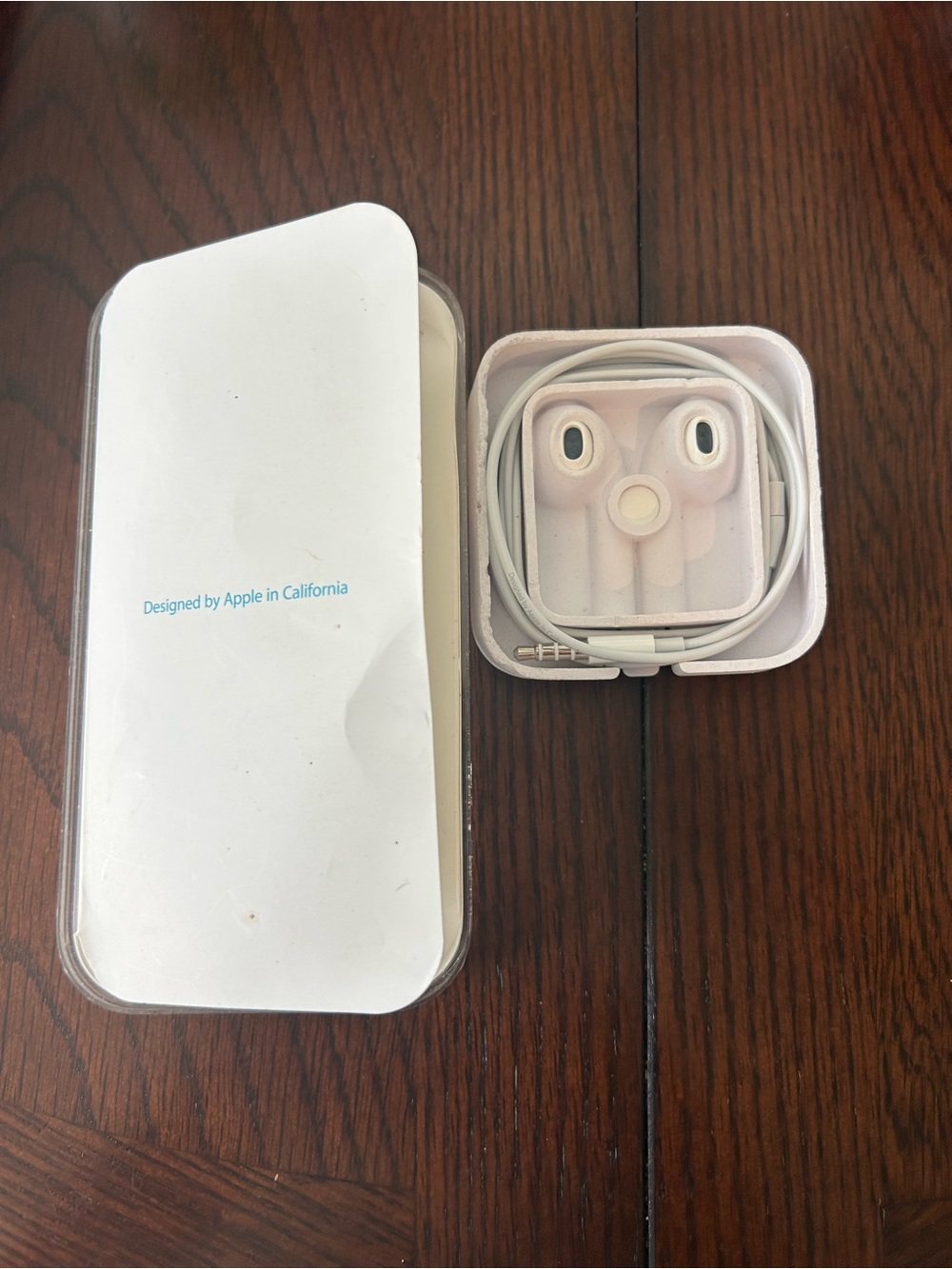 Apple OEM Wired White Ear Buds iPhone iPad iPod 3.5mm Aux Jack Headphones Read